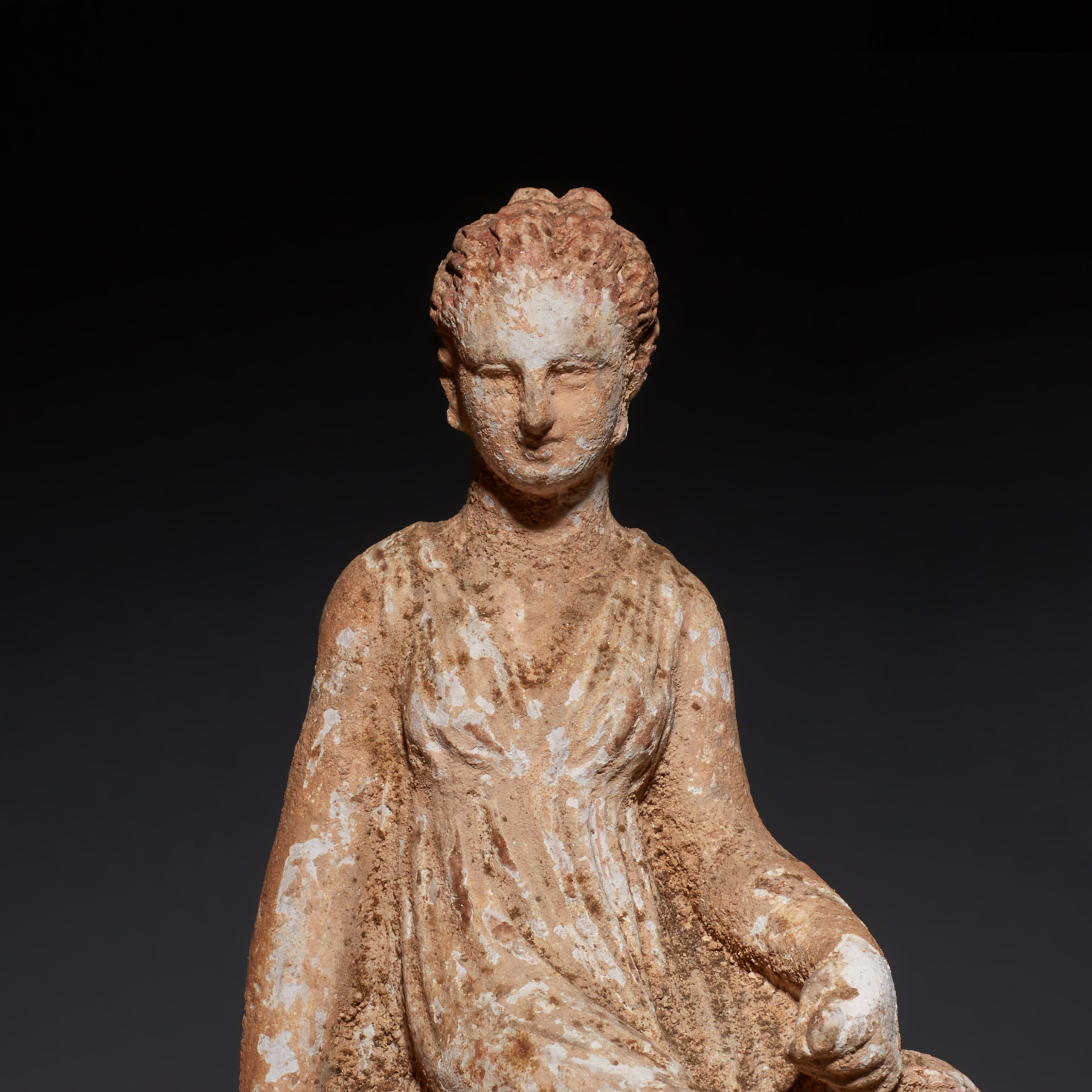Figura femenina reclinada, Griega - Imagen 5