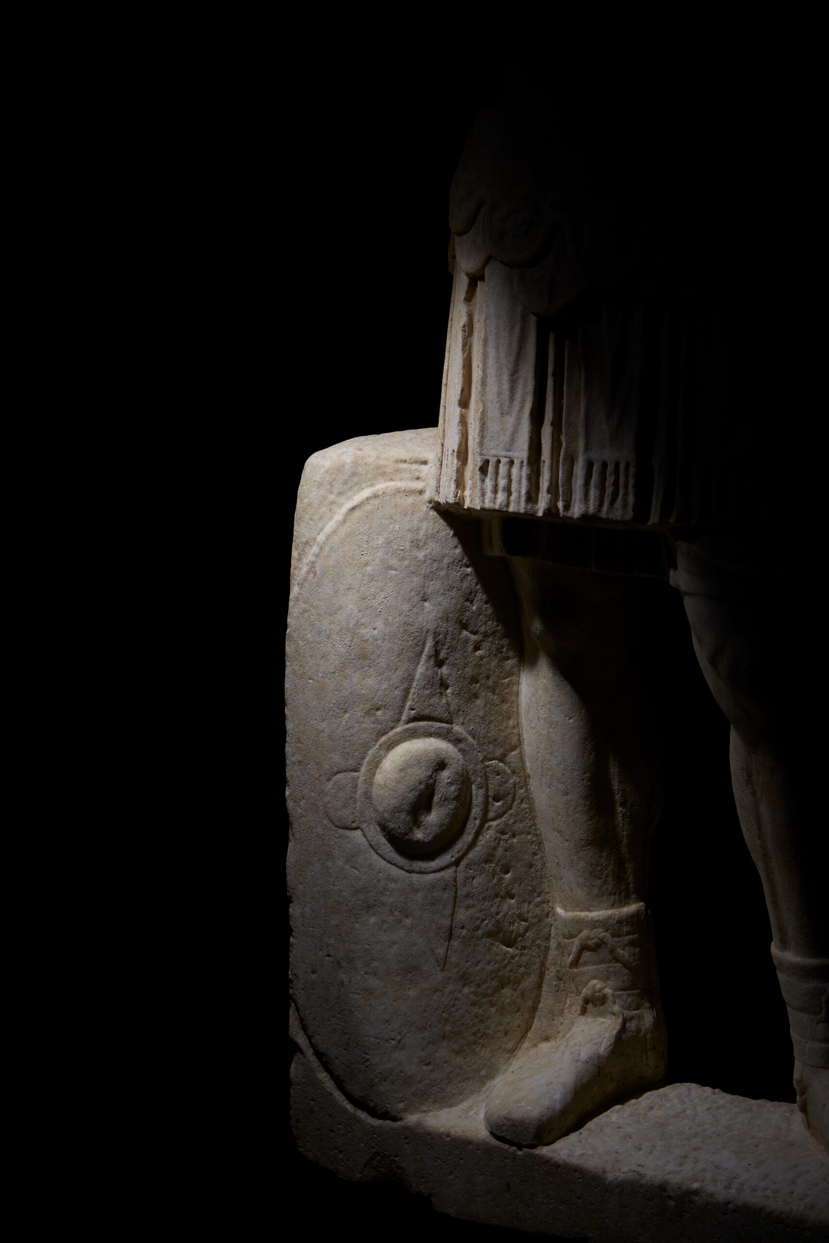 Estatua thoracata de emperador, Romana - Imagen 7