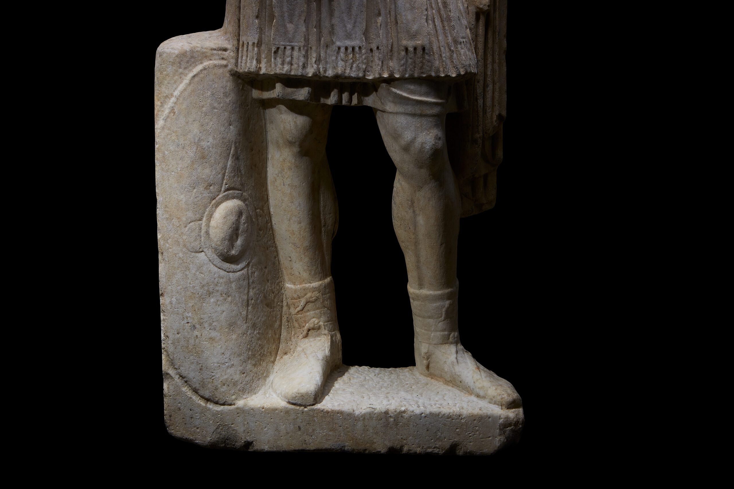 Estatua thoracata de emperador, Romana - Imagen 2