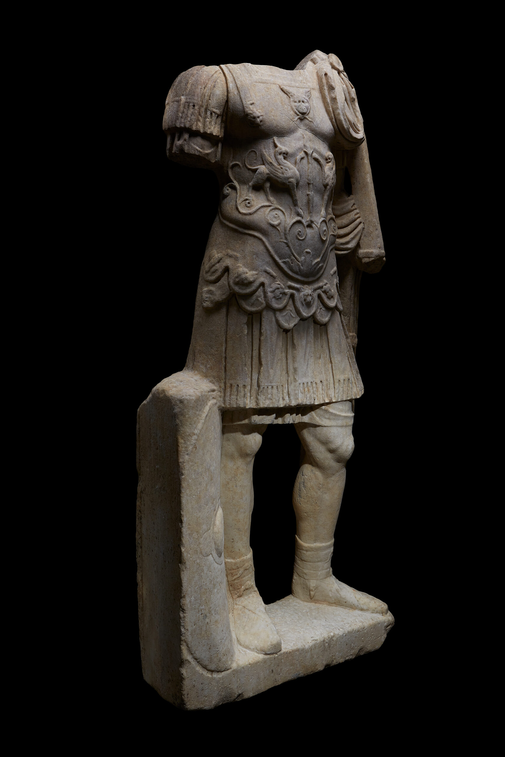 Estatua thoracata de emperador, Romana - Imagen 11